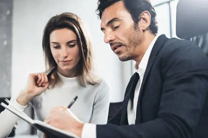 如何通过诉讼途径追究欠款方涉嫌诈骗的责任